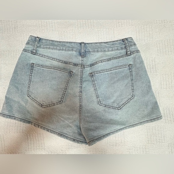 No Boundaries Denim Blue Women's Jean Shorts - Picture 2 of 8